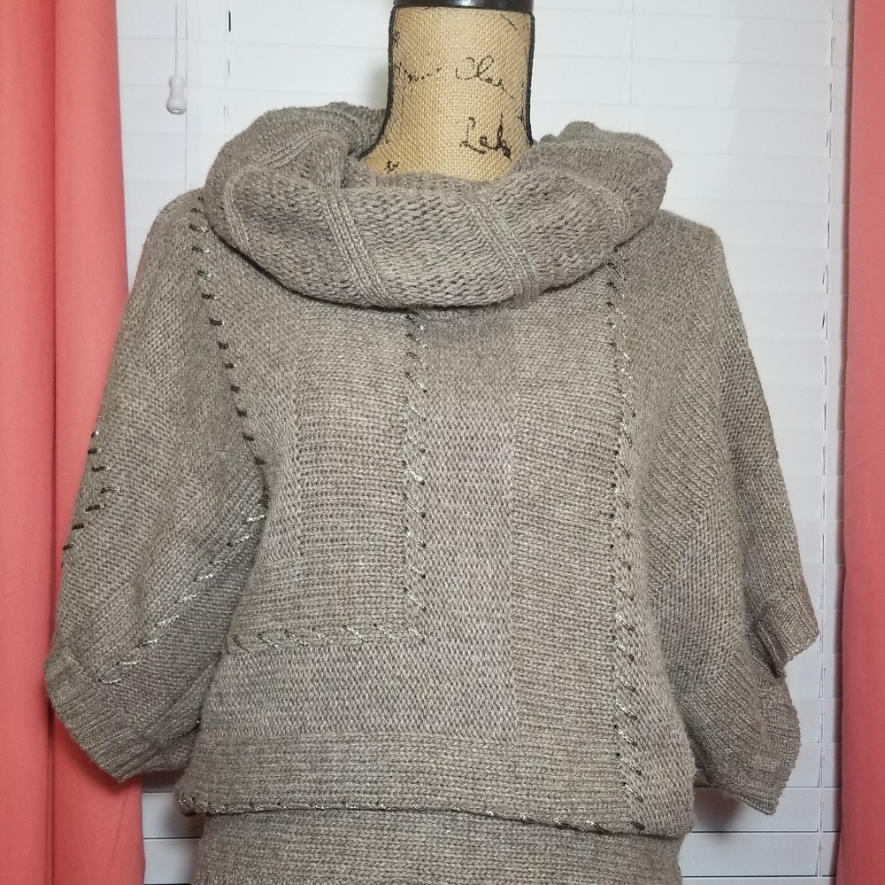 UNBRANDED | Boutique Sweater | NWOT | 1458